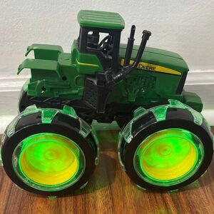 John Deere Tractor Monster Treads Lightning Wheels Kids VG Clean Lights Up